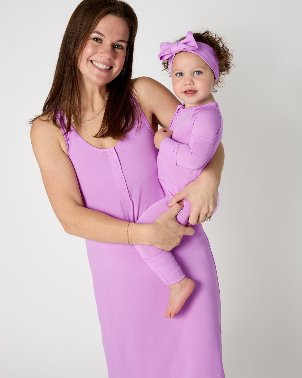 Soft Wisteria Women's Sleeveless Nightgown
